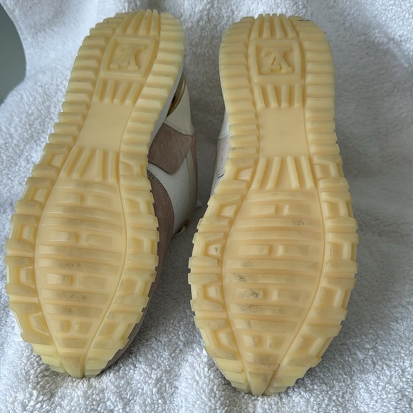 Louis Vuitton runaway sneaker white and pink in size 36. - Picture 4 of 4